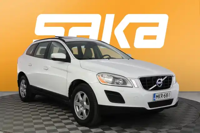 Valkoinen Maastoauto, Volvo XC60 – MKR-681