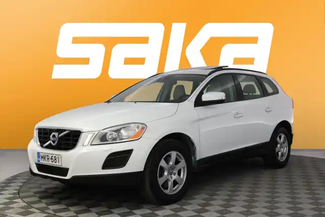 Valkoinen Maastoauto, Volvo XC60 – MKR-681