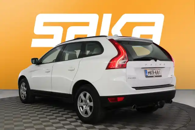 Valkoinen Maastoauto, Volvo XC60 – MKR-681