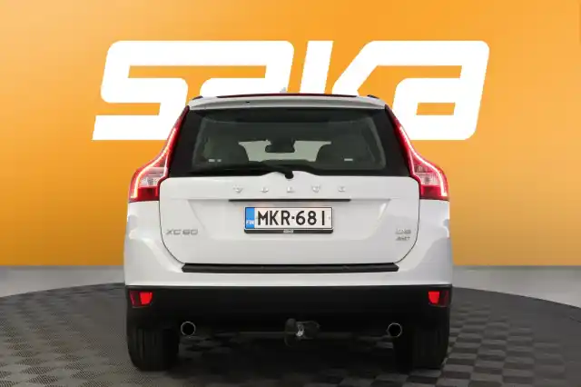Valkoinen Maastoauto, Volvo XC60 – MKR-681