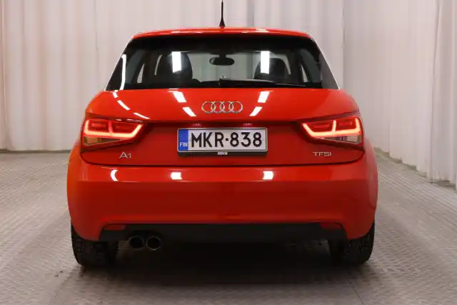 Punainen Viistoperä, Audi A1 – MKR-838