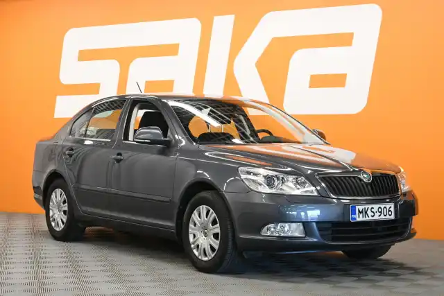 Harmaa Viistoperä, Skoda Octavia – MKS-906