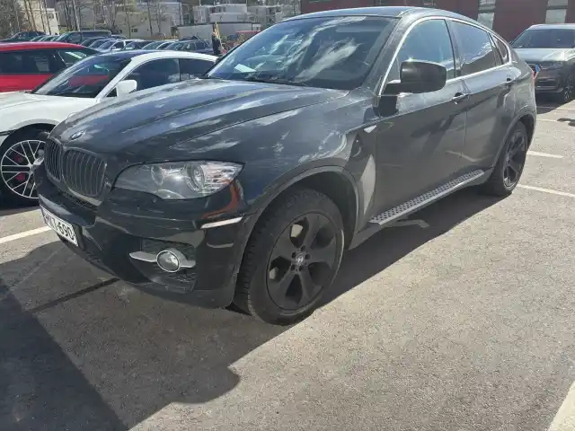 Musta Maastoauto, BMW X6 – MKT-690