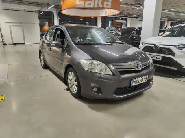 Harmaa Monikäyttö, Toyota Auris – MKU-870