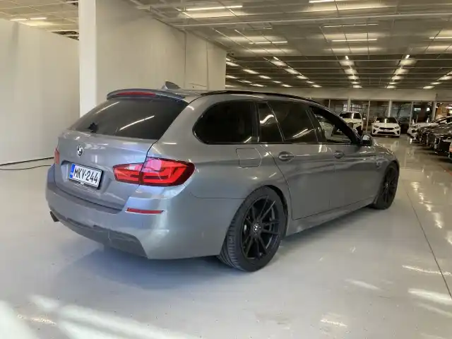 Harmaa Farmari, BMW 525 – MKV-244