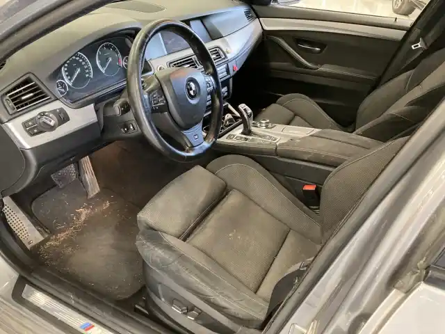 Harmaa Farmari, BMW 525 – MKV-244
