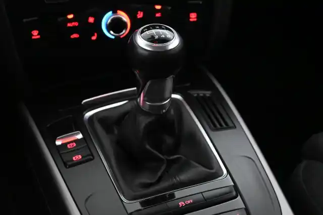 Harmaa Viistoperä, Audi A5 – MKX-261