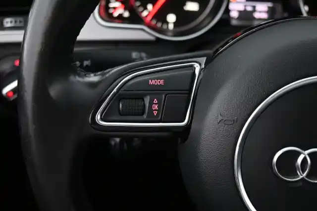 Harmaa Viistoperä, Audi A5 – MKX-261