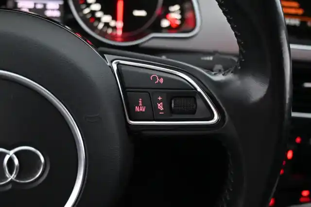 Harmaa Viistoperä, Audi A5 – MKX-261