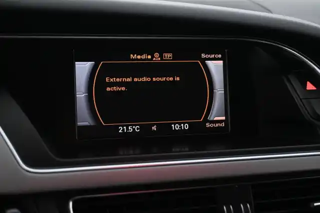 Harmaa Viistoperä, Audi A5 – MKX-261