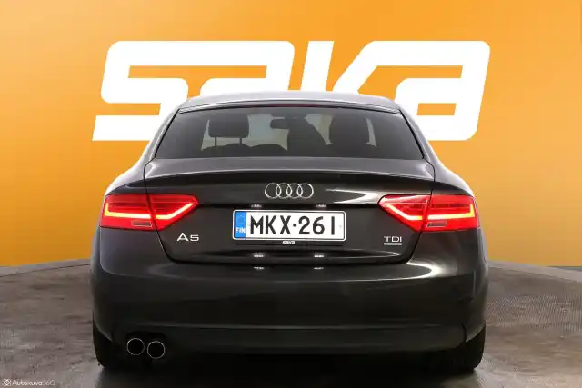 Harmaa Viistoperä, Audi A5 – MKX-261