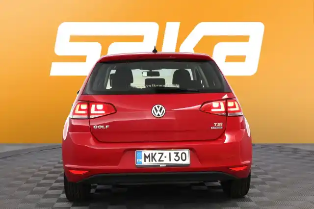 Punainen Viistoperä, Volkswagen Golf – MKZ-130