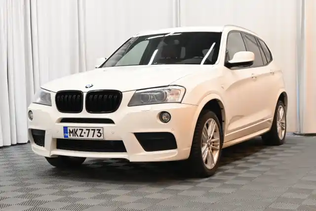 Valkoinen Maastoauto, BMW X3 – MKZ-773