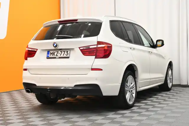 Valkoinen Maastoauto, BMW X3 – MKZ-773