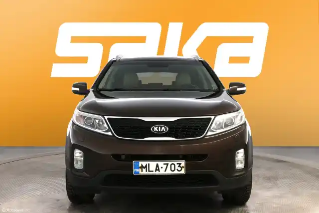 Ruskea Maastoauto, Kia Sorento – MLA-703