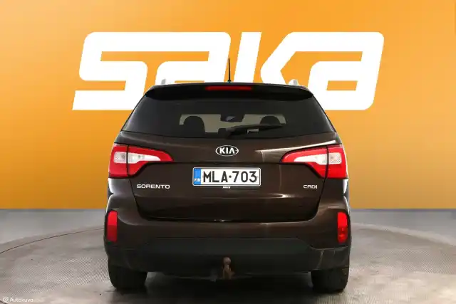 Ruskea Maastoauto, Kia Sorento – MLA-703