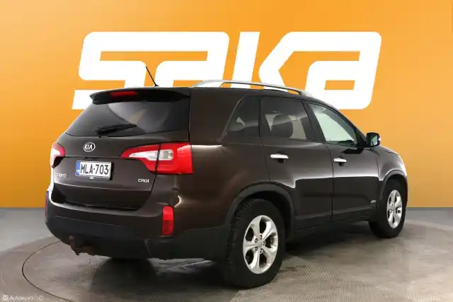 Ruskea Maastoauto, Kia Sorento – MLA-703