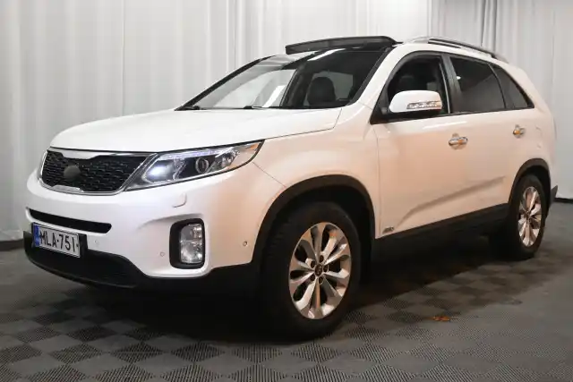 Valkoinen Maastoauto, Kia Sorento – MLA-751