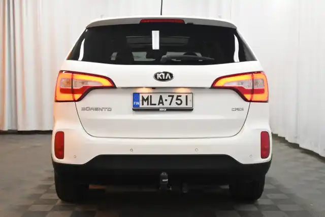 Valkoinen Maastoauto, Kia Sorento – MLA-751