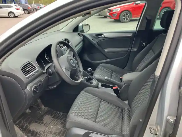 Harmaa Farmari, Volkswagen Golf – MLC-730