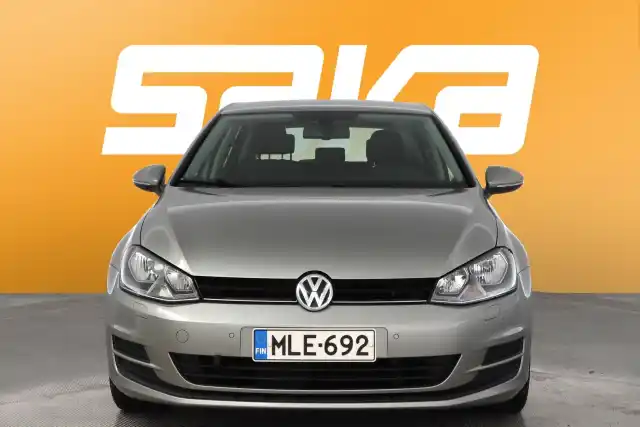 Harmaa Viistoperä, Volkswagen Golf – MLE-692