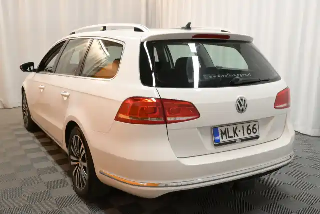 Valkoinen Farmari, Volkswagen Passat – MLK-166