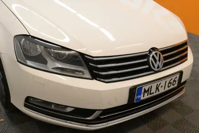 Valkoinen Farmari, Volkswagen Passat – MLK-166