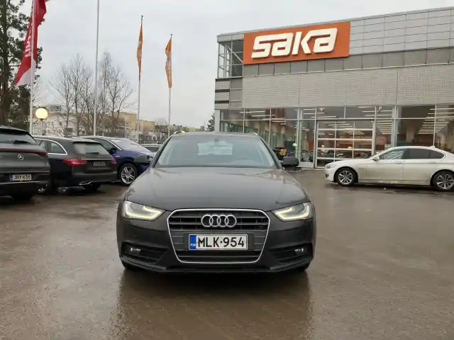 Harmaa Farmari, Audi A4 – MLK-954