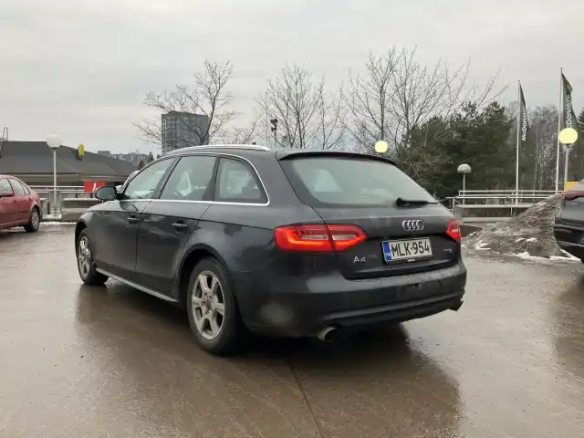 Harmaa Farmari, Audi A4 – MLK-954