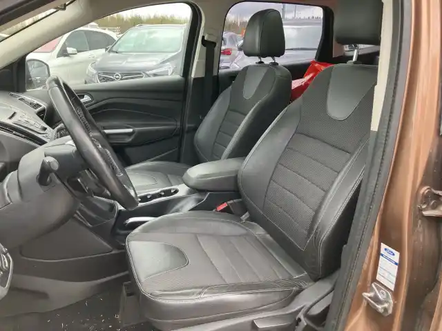 Ruskea (beige) Maastoauto, Ford Kuga – MLL-203