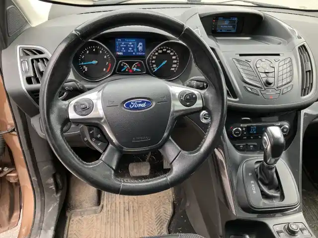 Ruskea (beige) Maastoauto, Ford Kuga – MLL-203