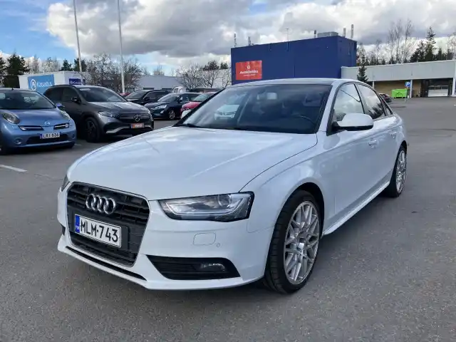 Valkoinen Sedan, Audi A4 – MLM-743
