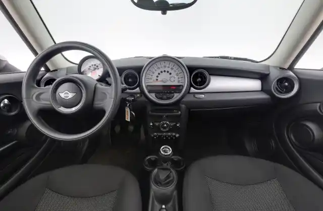 Valkoinen Viistoperä, Mini Cooper – MLM-833