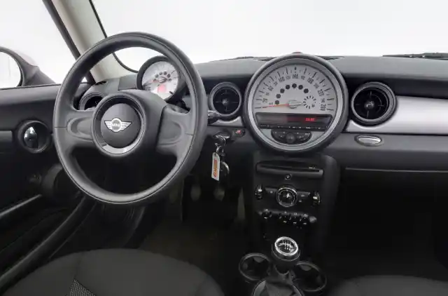 Valkoinen Viistoperä, Mini Cooper – MLM-833