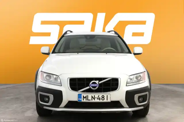 Valkoinen Farmari, Volvo XC70 – MLN-481