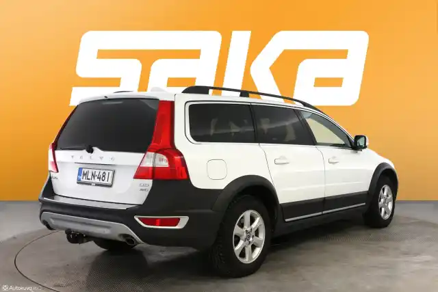 Valkoinen Farmari, Volvo XC70 – MLN-481