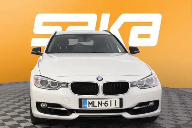 Valkoinen Farmari, BMW 320 – MLN-611