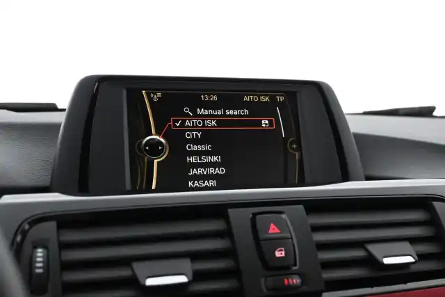 Valkoinen Farmari, BMW 320 – MLN-611