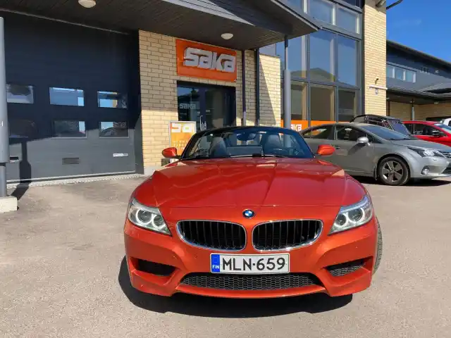 Oranssi Avoauto, BMW Z4 – MLN-659