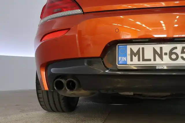 Oranssi Avoauto, BMW Z4 – MLN-659