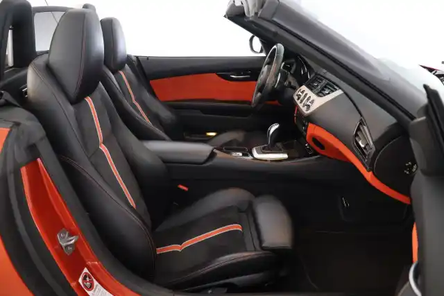 Oranssi Avoauto, BMW Z4 – MLN-659