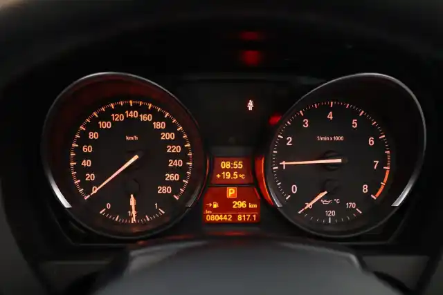 Oranssi Avoauto, BMW Z4 – MLN-659