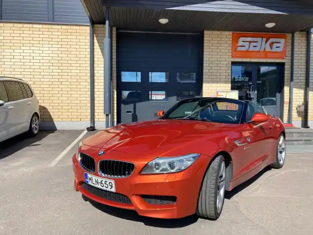 Oranssi Avoauto, BMW Z4 – MLN-659