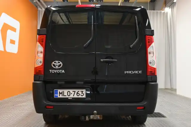Musta Pakettiauto, Toyota Proace – MLO-763