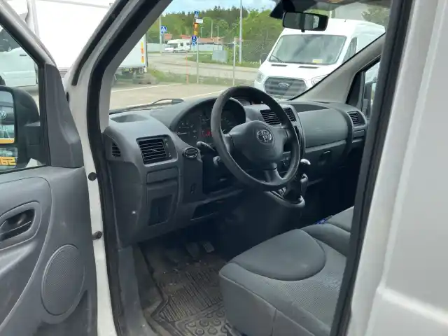 Valkoinen Pakettiauto, Toyota Proace – MLO-812
