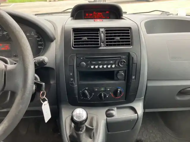 Valkoinen Pakettiauto, Toyota Proace – MLO-812