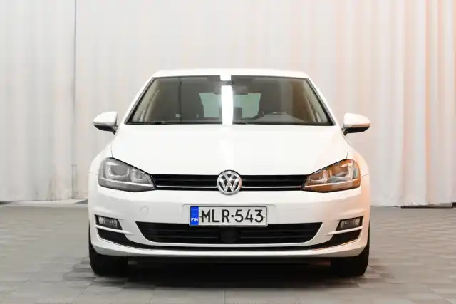 Valkoinen Viistoperä, Volkswagen Golf – MLR-543