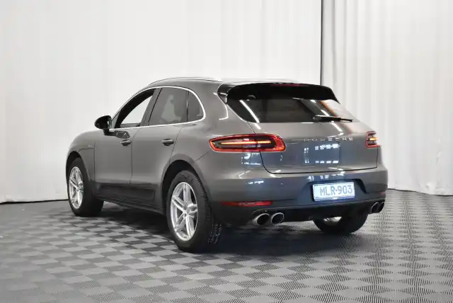 Harmaa Maastoauto, Porsche Macan – MLR-903