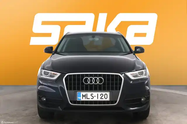 Sininen Maastoauto, Audi Q3 – MLS-120