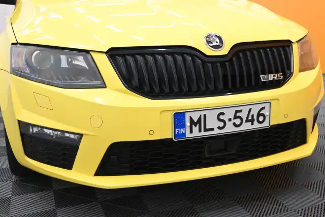 Keltainen Farmari, Skoda Octavia – MLS-546